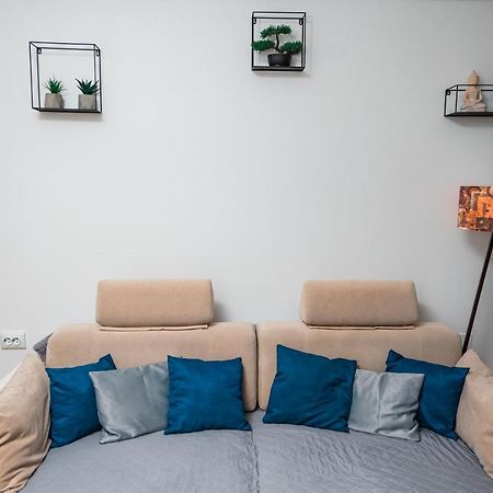 Puzzle Apartaments&Studios Craiova Buitenkant foto