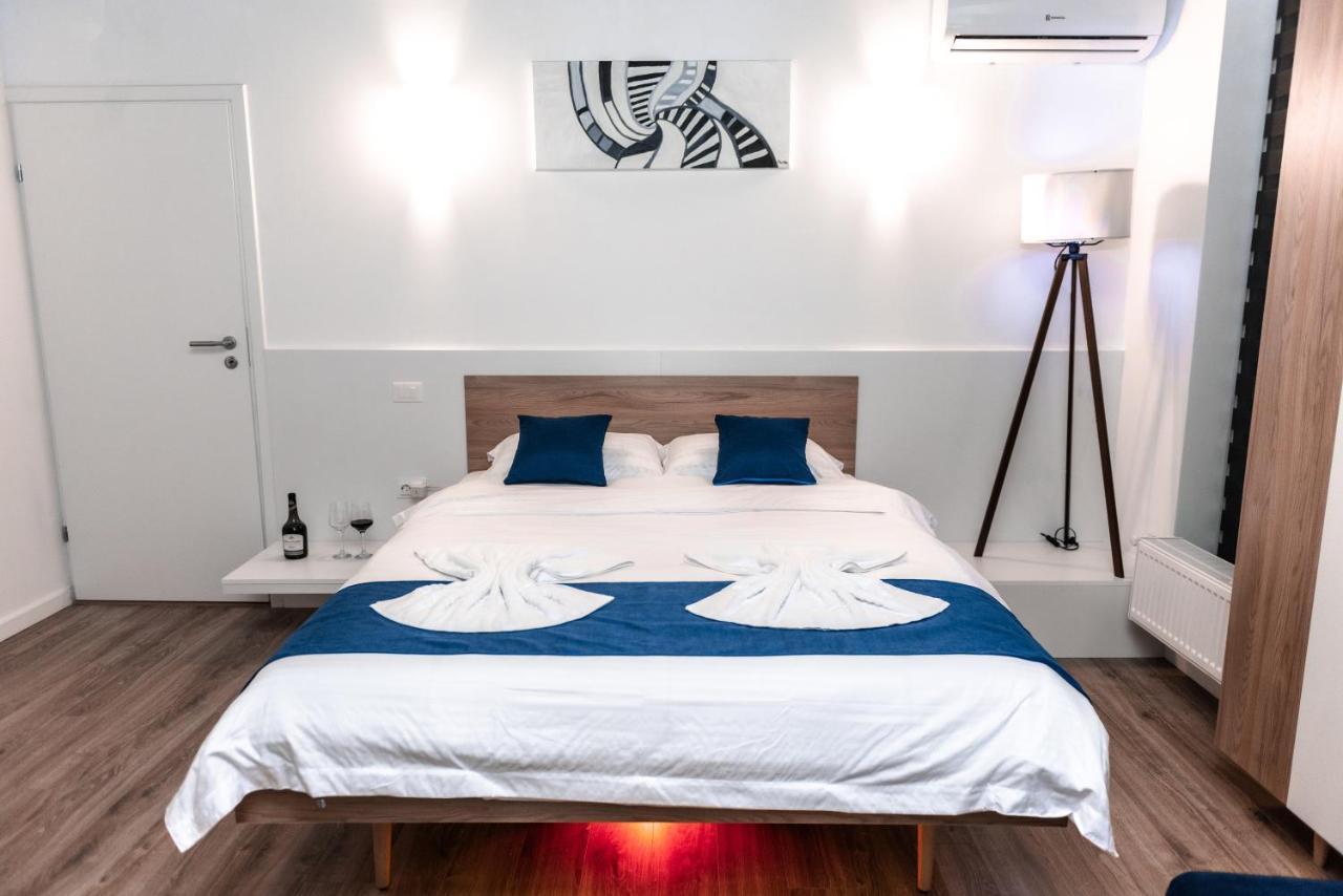 Puzzle Apartaments&Studios Craiova Buitenkant foto