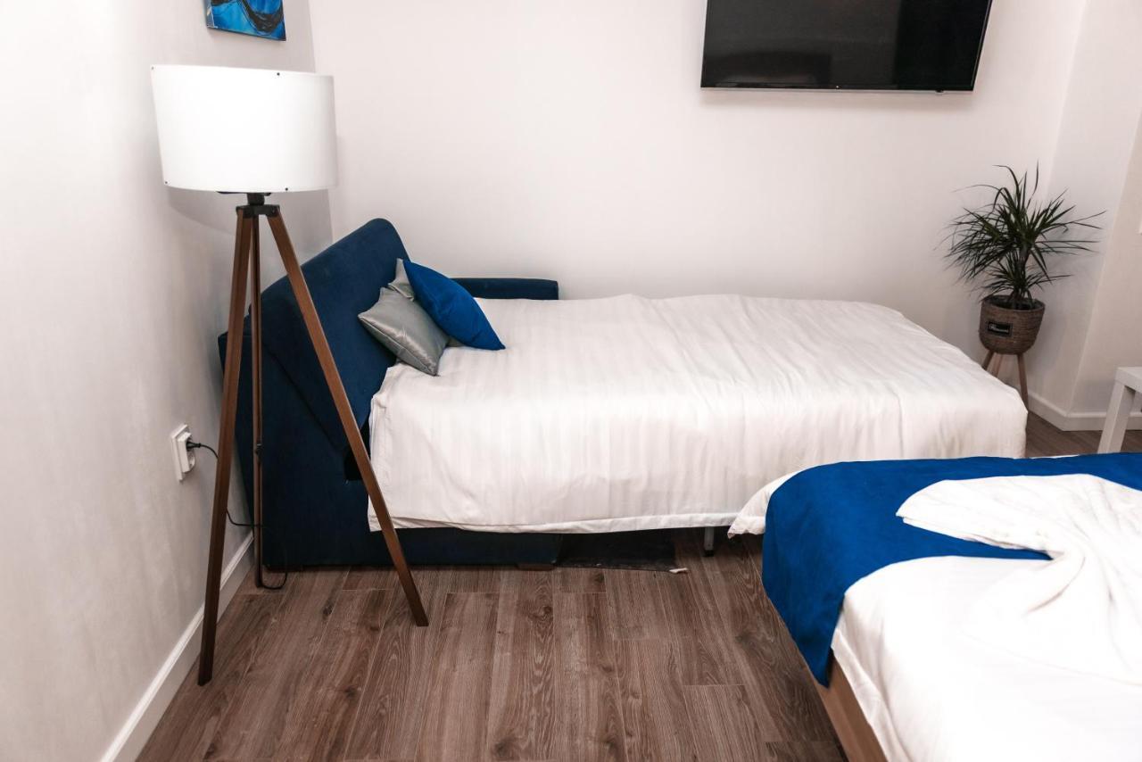 Puzzle Apartaments&Studios Craiova Buitenkant foto