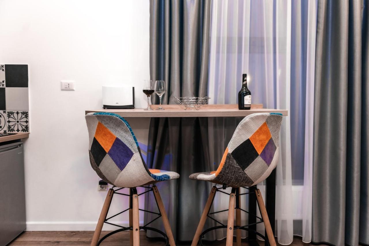 Puzzle Apartaments&Studios Craiova Buitenkant foto