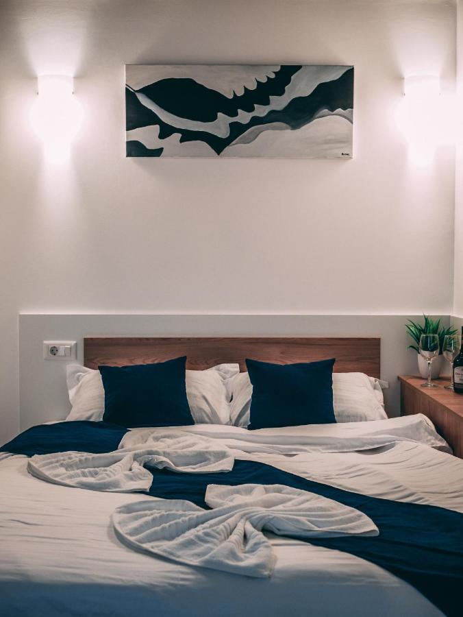 Puzzle Apartaments&Studios Craiova Buitenkant foto