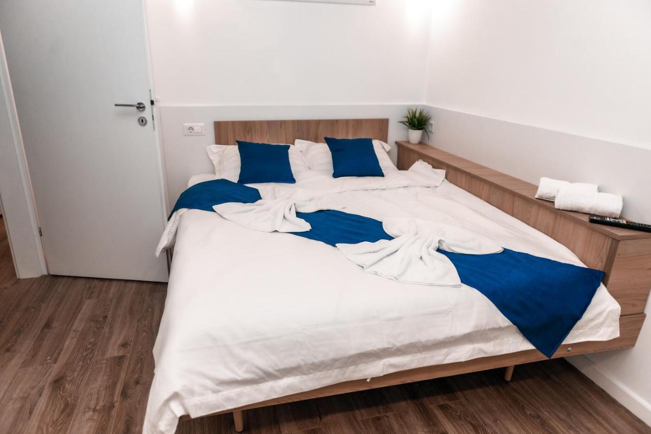 Puzzle Apartaments&Studios Craiova Buitenkant foto