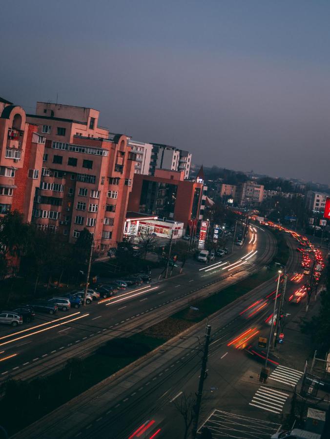 Puzzle Apartaments&Studios Craiova Buitenkant foto