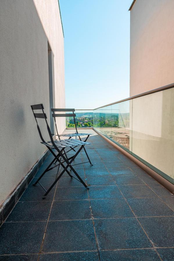 Puzzle Apartaments&Studios Craiova Buitenkant foto